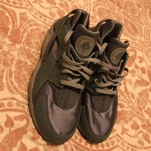 Custom gray on gray Nike huaraches